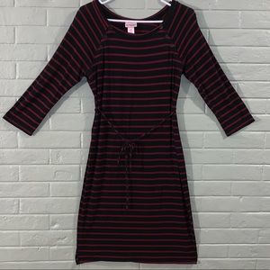 Medium Motherhood Maternity Black & Red Long Sleeve Dress with Front Tie Closure